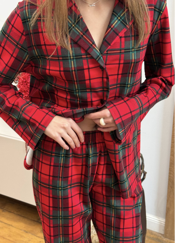 Philadelphia, Pajamas, red00-00003644-k